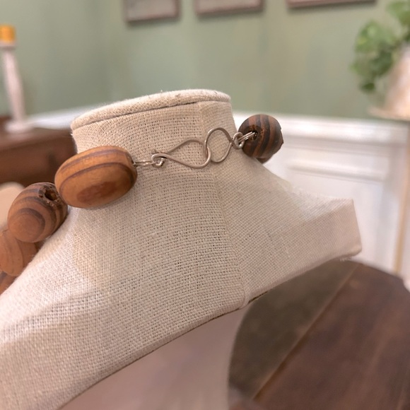 Handmade wood circular 24 inches of beads with crocodile jasper stone in middle - Picture 4 of 8